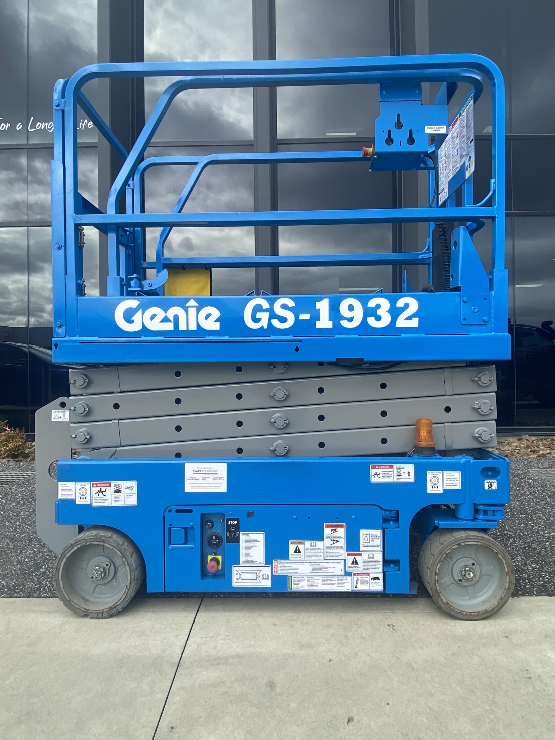 Electric Scissor Lift - View 3